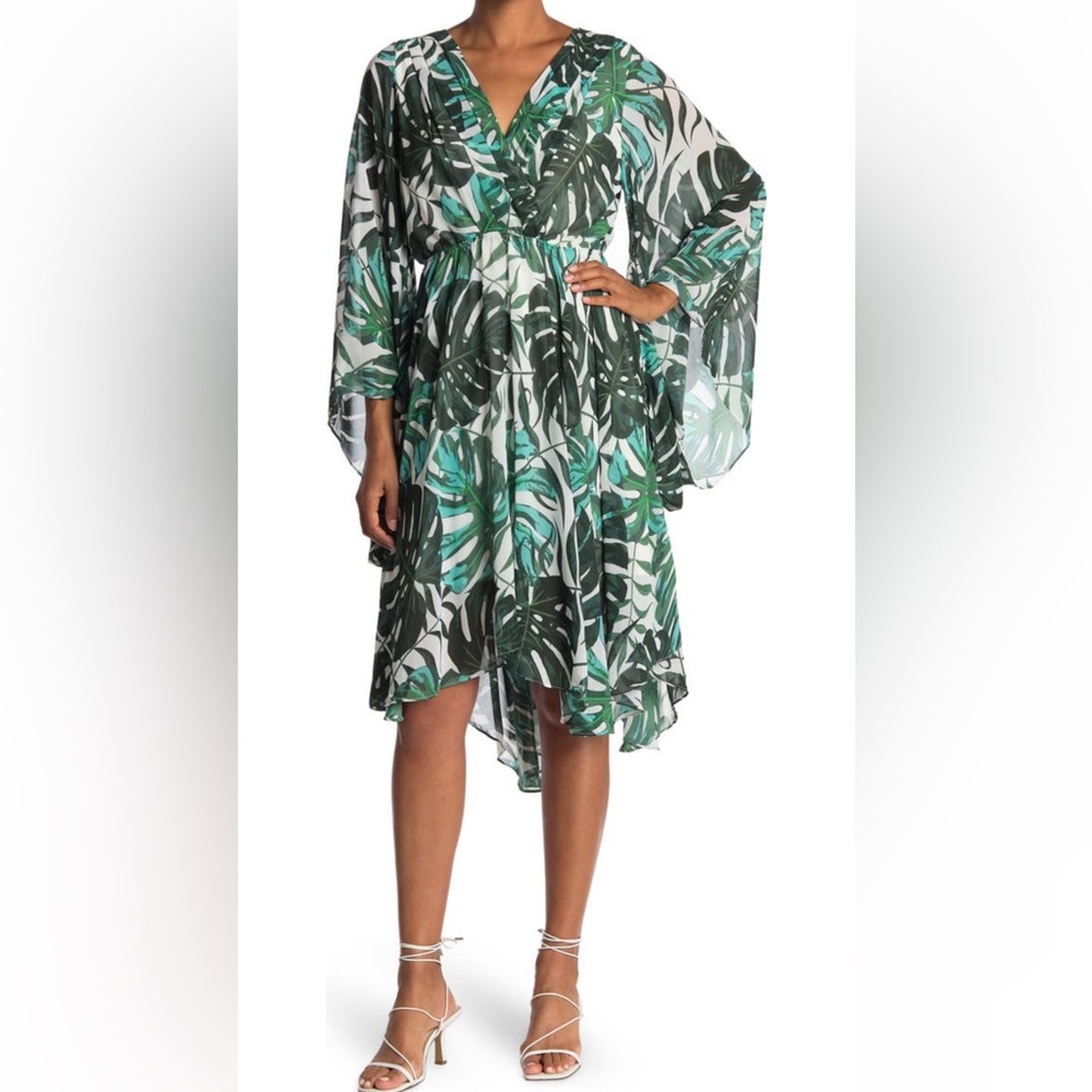 Meghan LA Green Tropical Leaf V-Neck Kaftan Dress